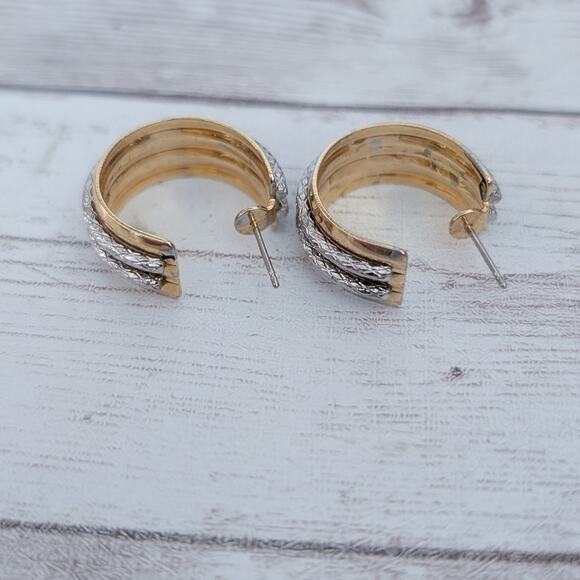 Vintage Earrings for Pierced Ears Gold/Silver Tone Hoops - Condition Issues - Picture 6 of 7